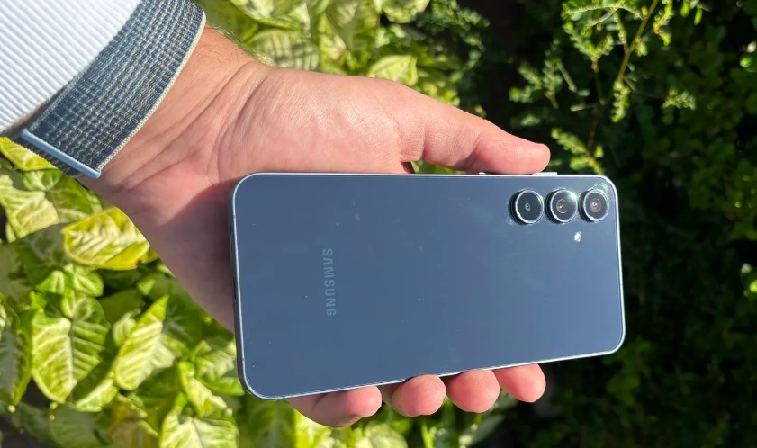 مراجعة هاتف الطبقة المتوسطة Samsung Galaxy A55 بجودة رهيبة!